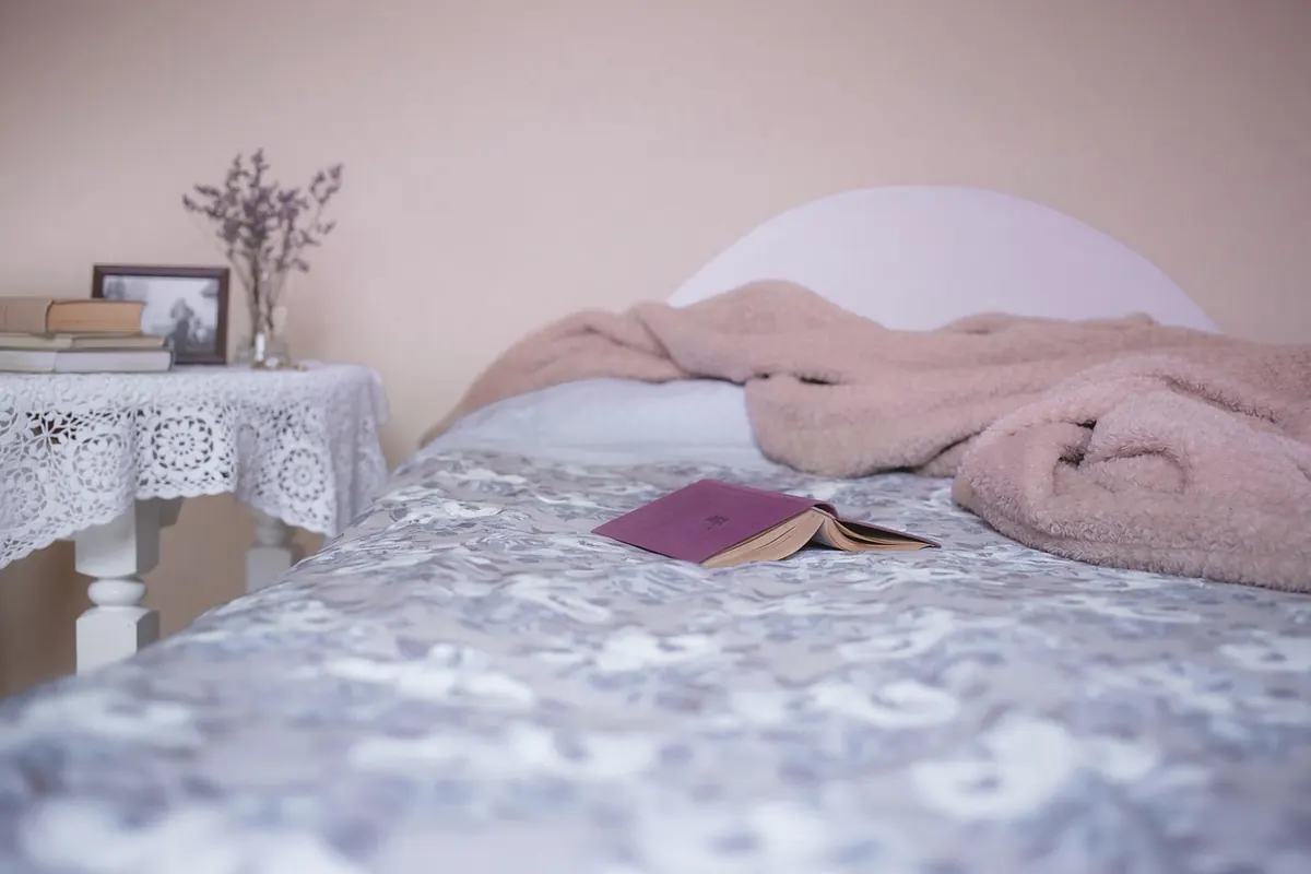 Oak Bed Frames Explained: Slats, Bases and Mattress Compatibility