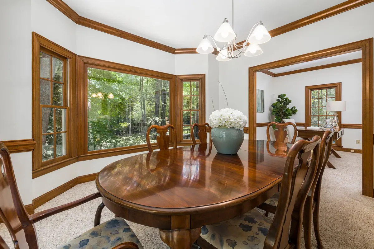 Oak Dining Chairs: A Beginner's Guide to Seat Height and Comfort