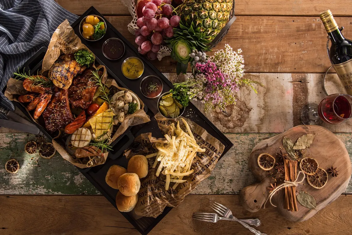 Oak Dining Table Styling Ideas for Every Season